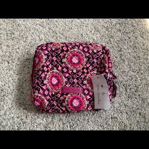 NWT 💕 VERA BRADLEY ICONIC MEDIUM COSMETIC BAG